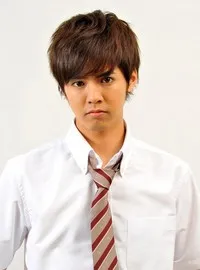 가수인 카타요세 료타의 대표 이미지