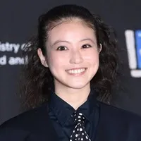 영화배우인 이마다 미오의 대표 이미지