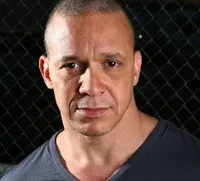 영화배우인 존 루이스의 대표 이미지