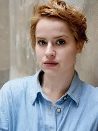 영화배우인 마르티나 쇤-라둔스키의 대표 이미지