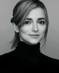 영화배우인 마리안나 부렐리의 대표 이미지