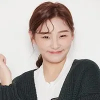 영화배우인 윤우정의 대표 이미지