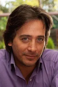 영화배우인 무랏 아르킨의 대표 이미지