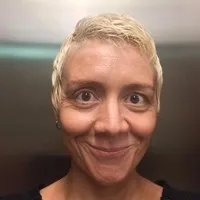 영화배우인 캐런 던바의 대표 이미지