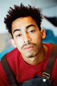 영화배우인 조던 스티븐스의 대표 이미지