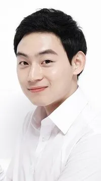 영화배우인 손용범의 대표 이미지