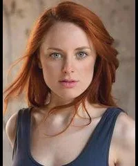 영화배우인 조자 카덴스의 대표 이미지