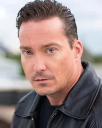 영화배우인 조 보시엔의 대표 이미지