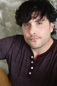 영화배우인 마이클 밀포드의 대표 이미지