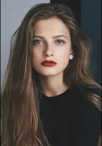 영화배우인 조 파스텔 홀투이젠의 대표 이미지