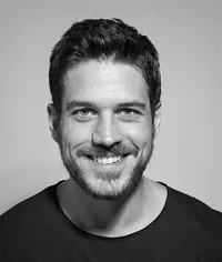 영화배우인 마르쿠 피고시의 대표 이미지