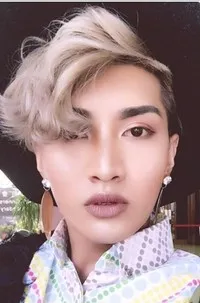 영화배우인 우티웅 티아키발리드의 대표 이미지