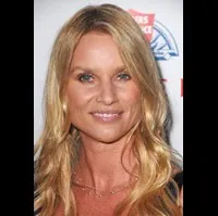 영화배우인 니콜레트 세리단의 대표 이미지