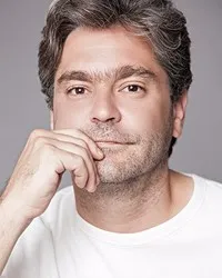 영화배우인 마르틴 알토마로의 대표 이미지