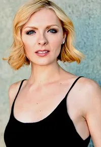 영화배우인 샨텔 앨버스의 대표 이미지