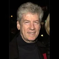 배우인 폴 글리슨의 대표 이미지