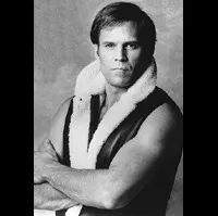 배우인 돈 스트로드의 대표 이미지