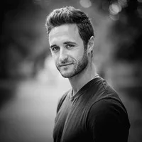 영화배우인 쥘리앙 시에의 대표 이미지