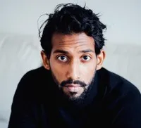 영화감독인 로렌스 발린의 대표 이미지