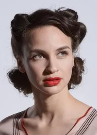 영화배우인 프란시스카 토로칙의 대표 이미지