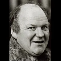 영화배우인 로이 키니어의 대표 이미지