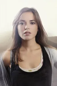 영화배우인 세니아 아센차의 대표 이미지