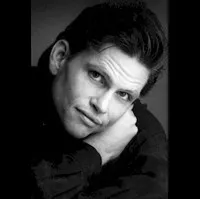 배우인 제프 코버의 대표 이미지