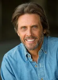 영화배우인 숀 스티븐스의 대표 이미지