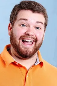 성우인 브라이언 헐의 대표 이미지