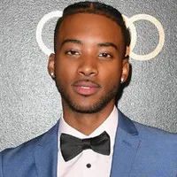 영화배우, 가수인 알지 스미스의 대표 이미지