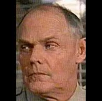 영화배우인 루이스 아퀘트의 대표 이미지