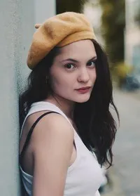 영화배우인 클레망스 부아나르의 대표 이미지