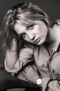 영화배우인 라에티티아 클레망의 대표 이미지