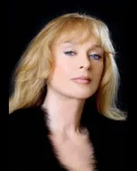 배우인 시빌 대닝의 대표 이미지