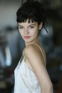 영화배우인 셀린 페로의 대표 이미지