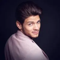 영화배우인 라얀 벤세티의 대표 이미지