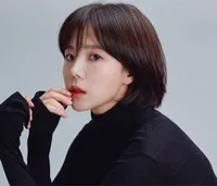 영화배우인 윤슬의 대표 이미지