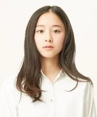 영화배우인 홋타 마유의 대표 이미지