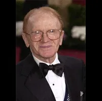 배우인 레드 버튼스의 대표 이미지