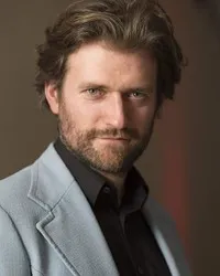 영화배우인 헨리 다우스웨이트의 대표 이미지