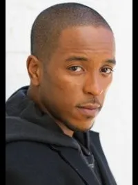 배우인 브랜든 퀸틴 아담스의 대표 이미지