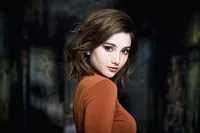 영화배우인 아만다 아큐리의 대표 이미지