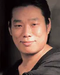 음반제작자인 이욱현의 대표 이미지