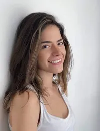 영화배우인 아드리아나 야브레스의 대표 이미지