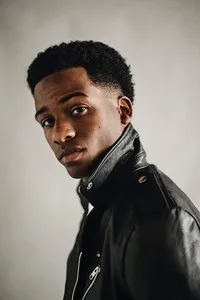 영화배우인 안토니오 J 벨의 대표 이미지