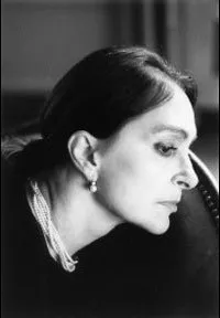 배우인 아드리아나 아스티의 대표 이미지