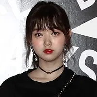 영화배우인 에노사와 마나미의 대표 이미지