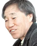 시인, 소설가인 김신용의 대표 이미지