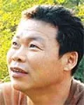 시인인 유용주의 대표 이미지
