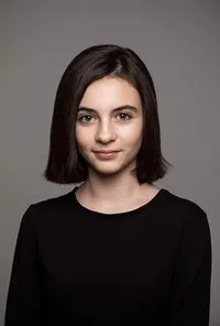 영화배우인 라라 맥도넬의 대표 이미지